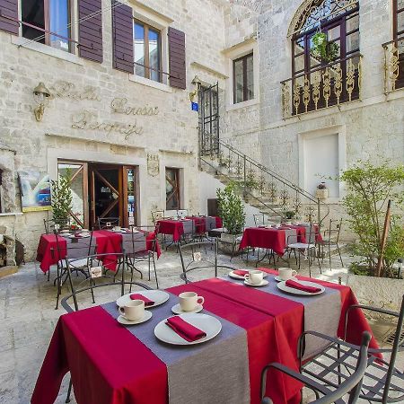 Palace Derossi Τρογκίρ Εξωτερικό φωτογραφία