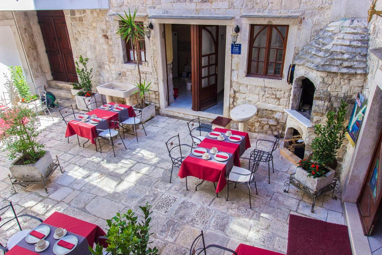 Palace Derossi Τρογκίρ Εξωτερικό φωτογραφία